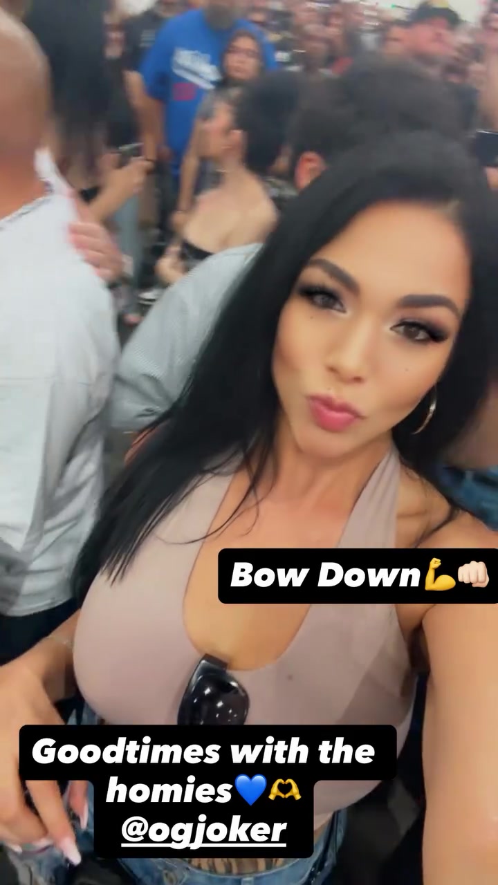 @Bella_B_