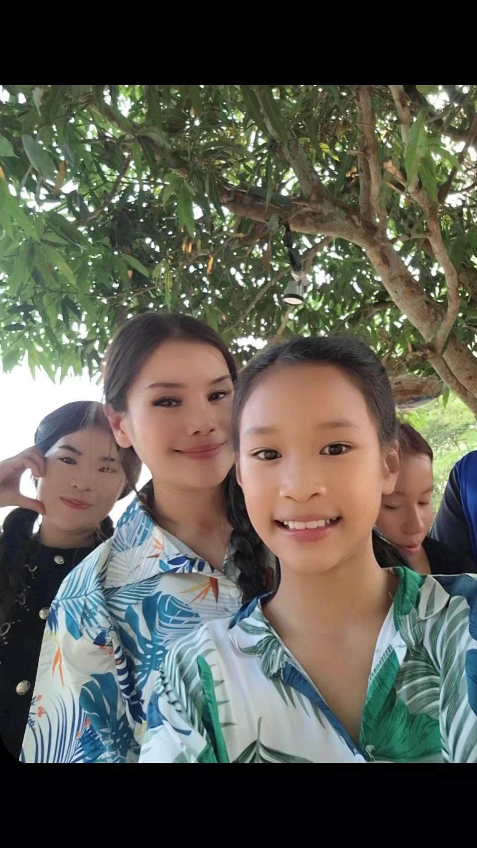 @Fon 🇱🇦