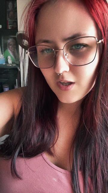 @Lena👻