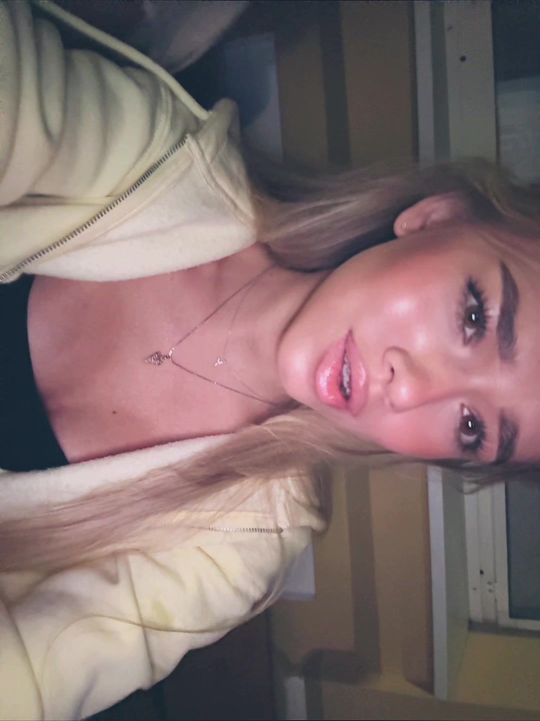 @Yana🦋