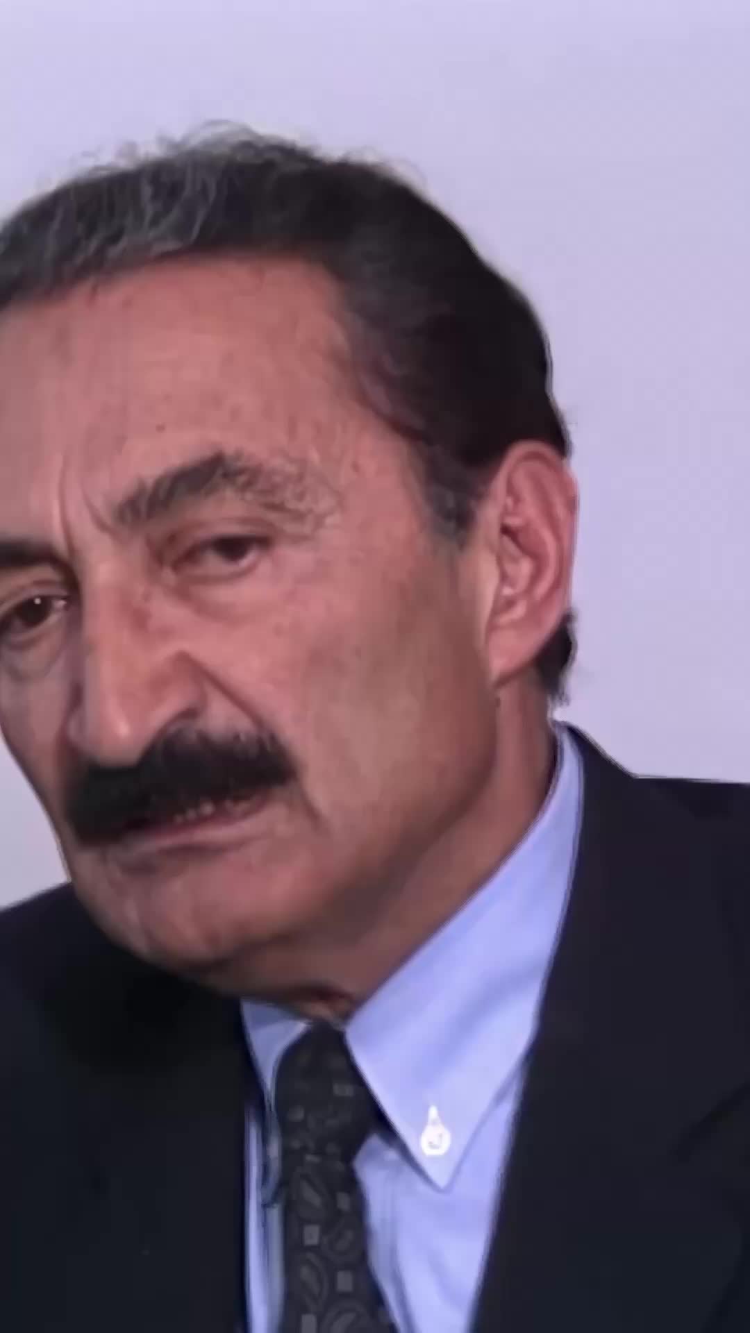 @Siyasetvar
