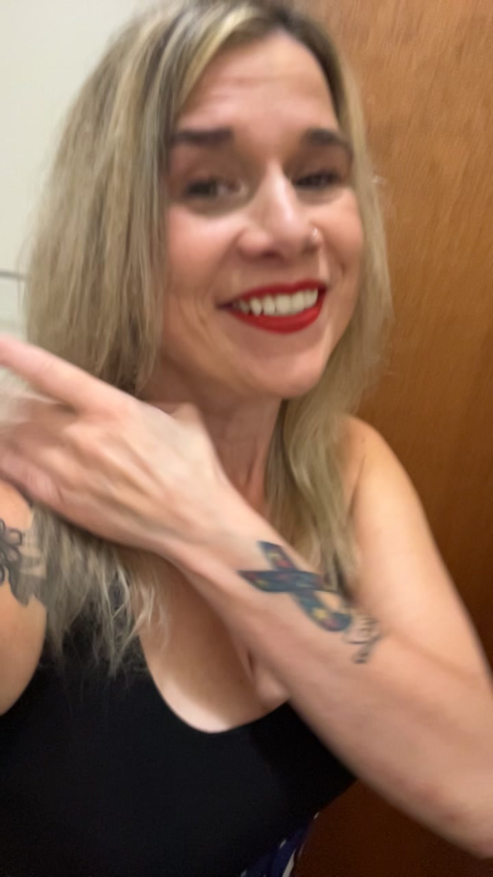 @Hotmomvibes