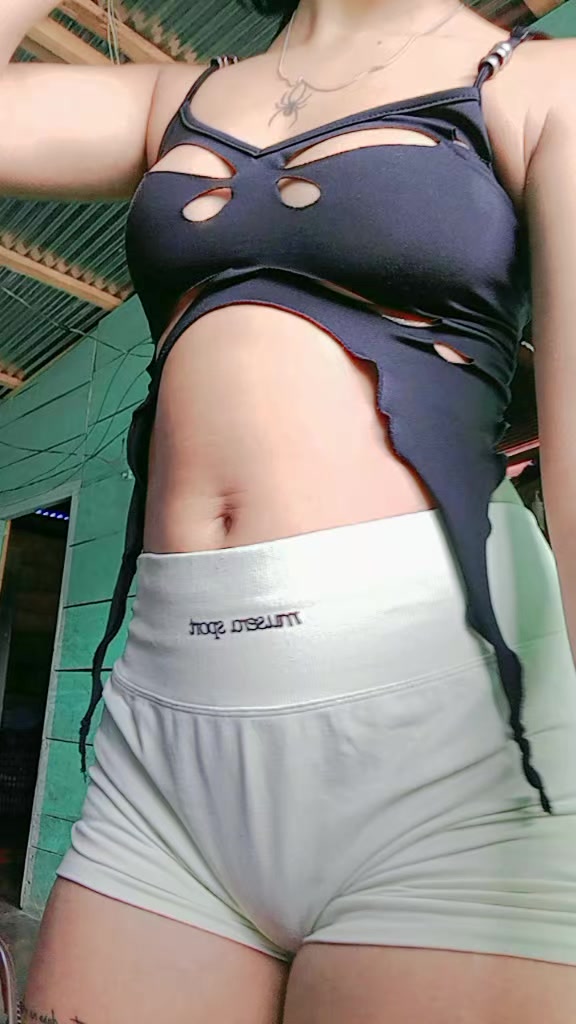 @Yilena🕷️www