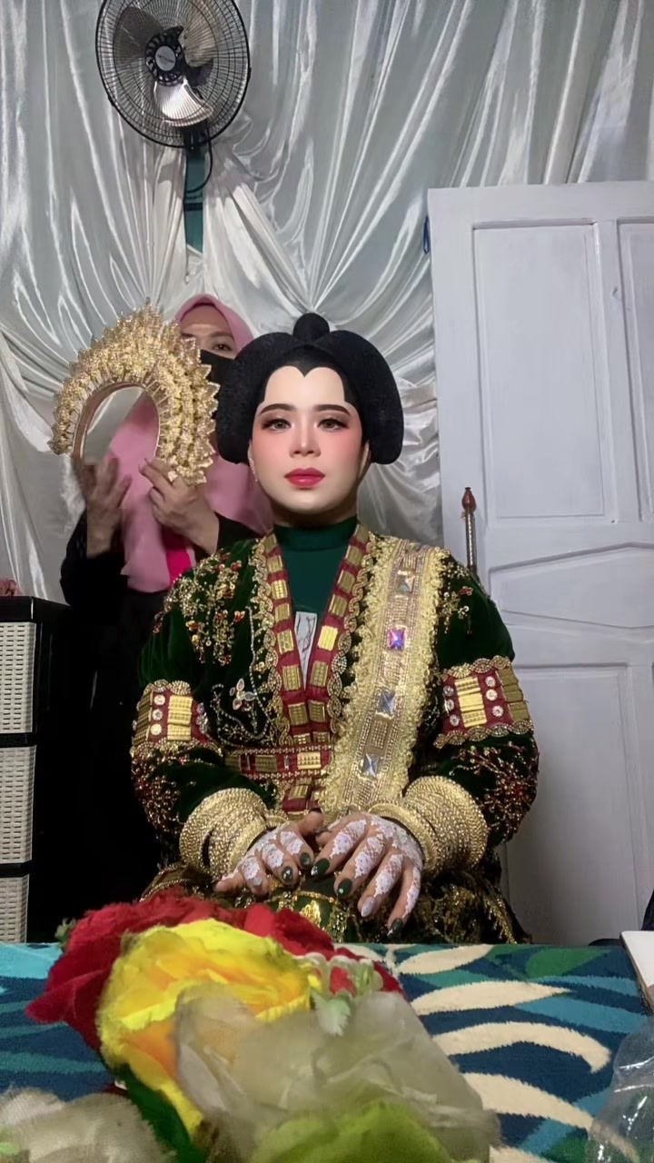 @hermawatimakeuphairdo,MUABone