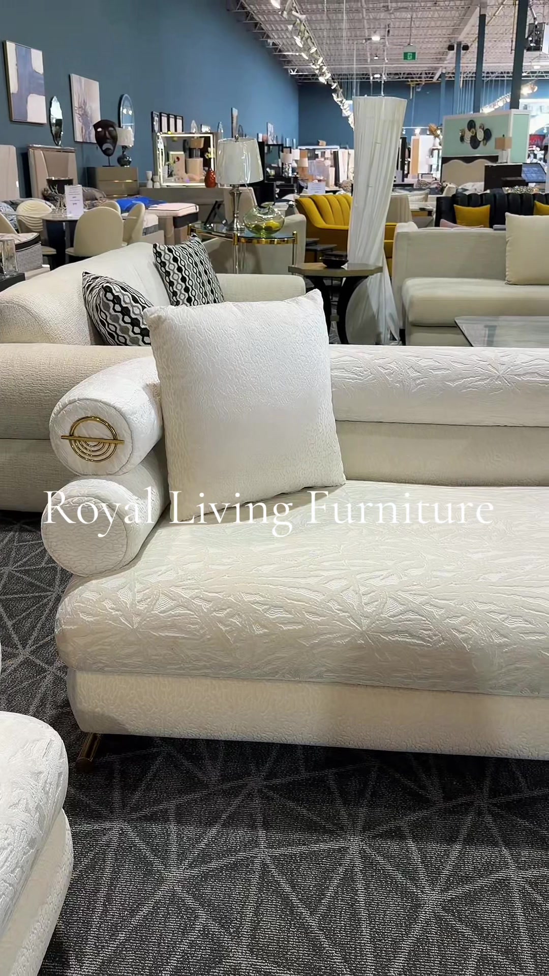 @Royal living furniture