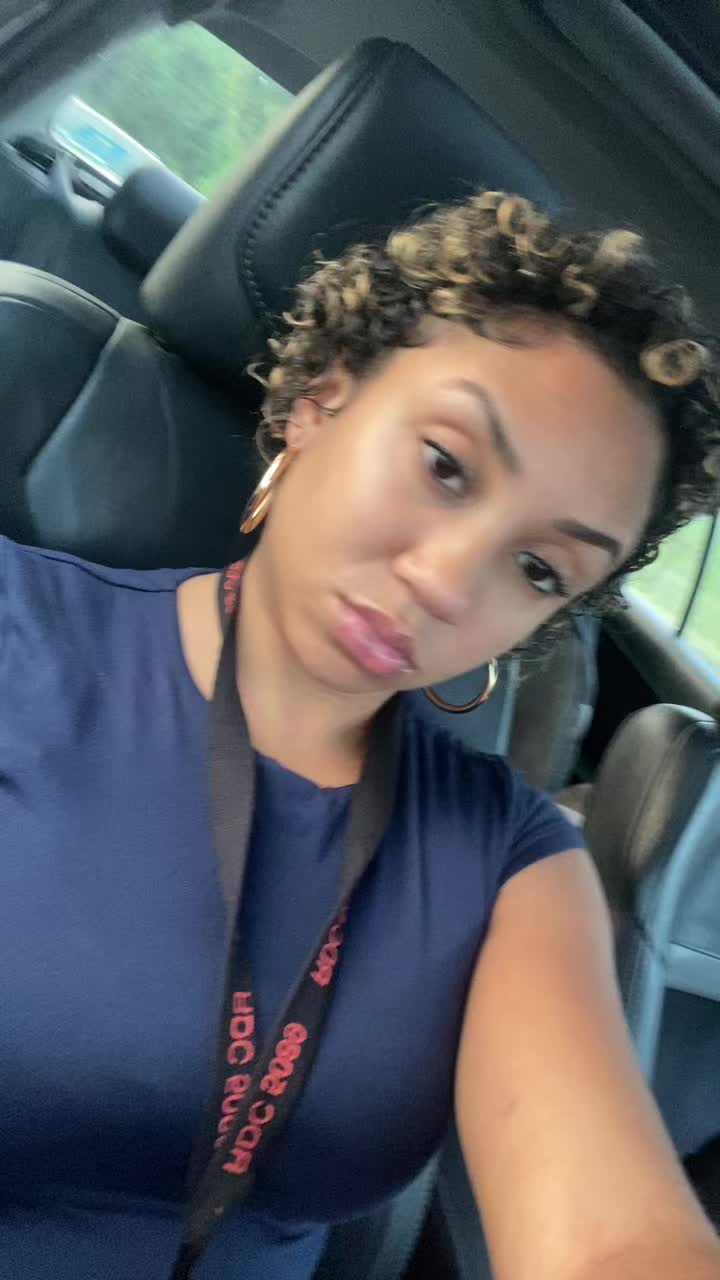 @julztheemuse