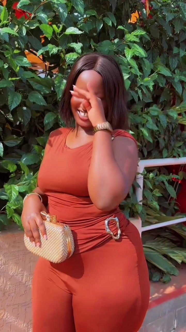 @Karungi🖤