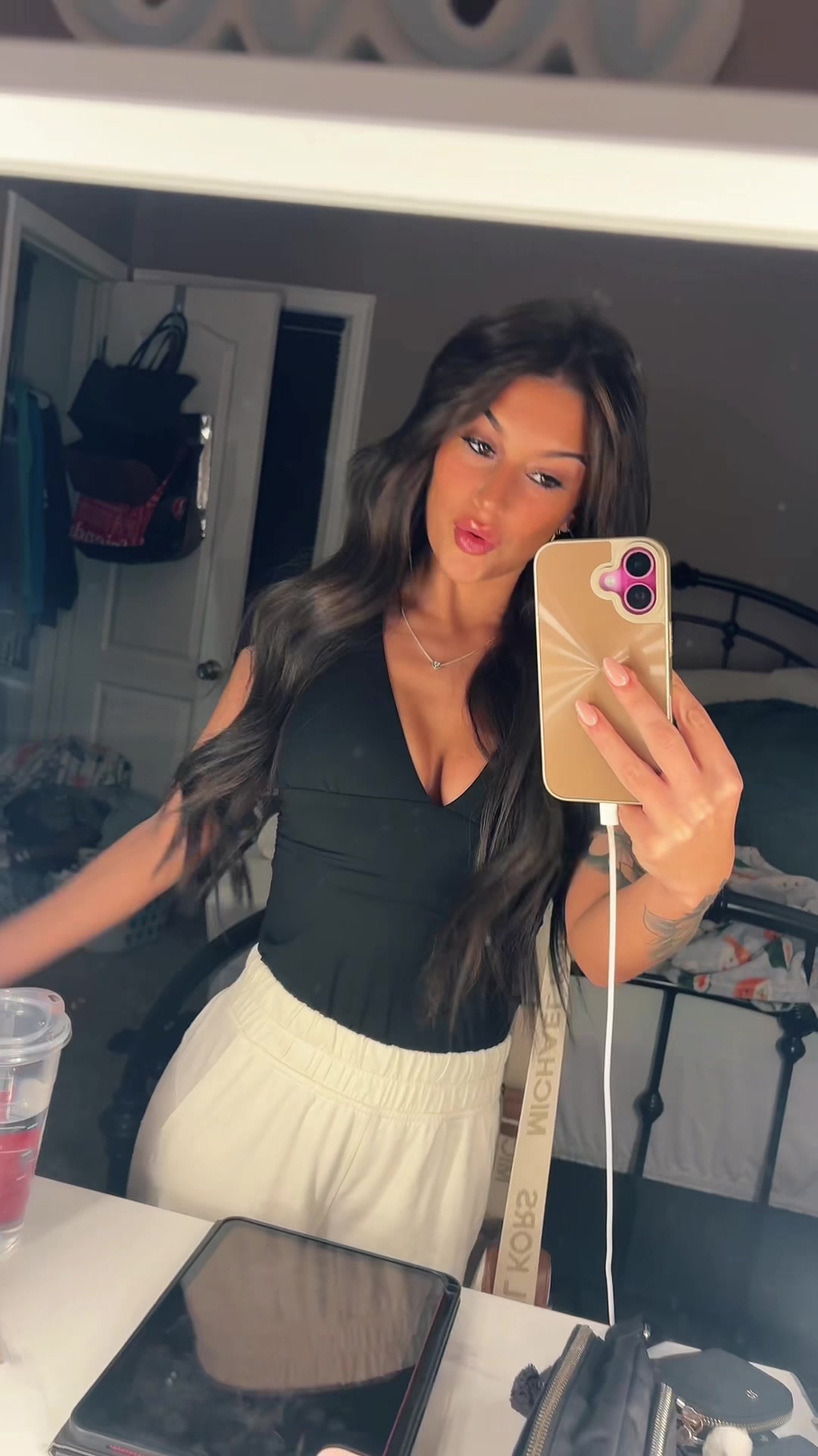 @Lo💜🍒