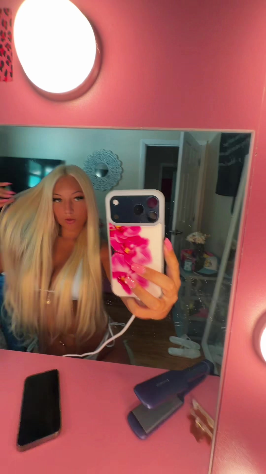 @dumbblondee110