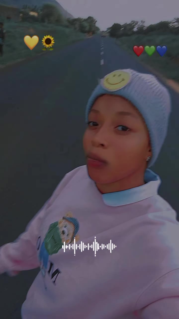 @smile 🥰 girl 🦋