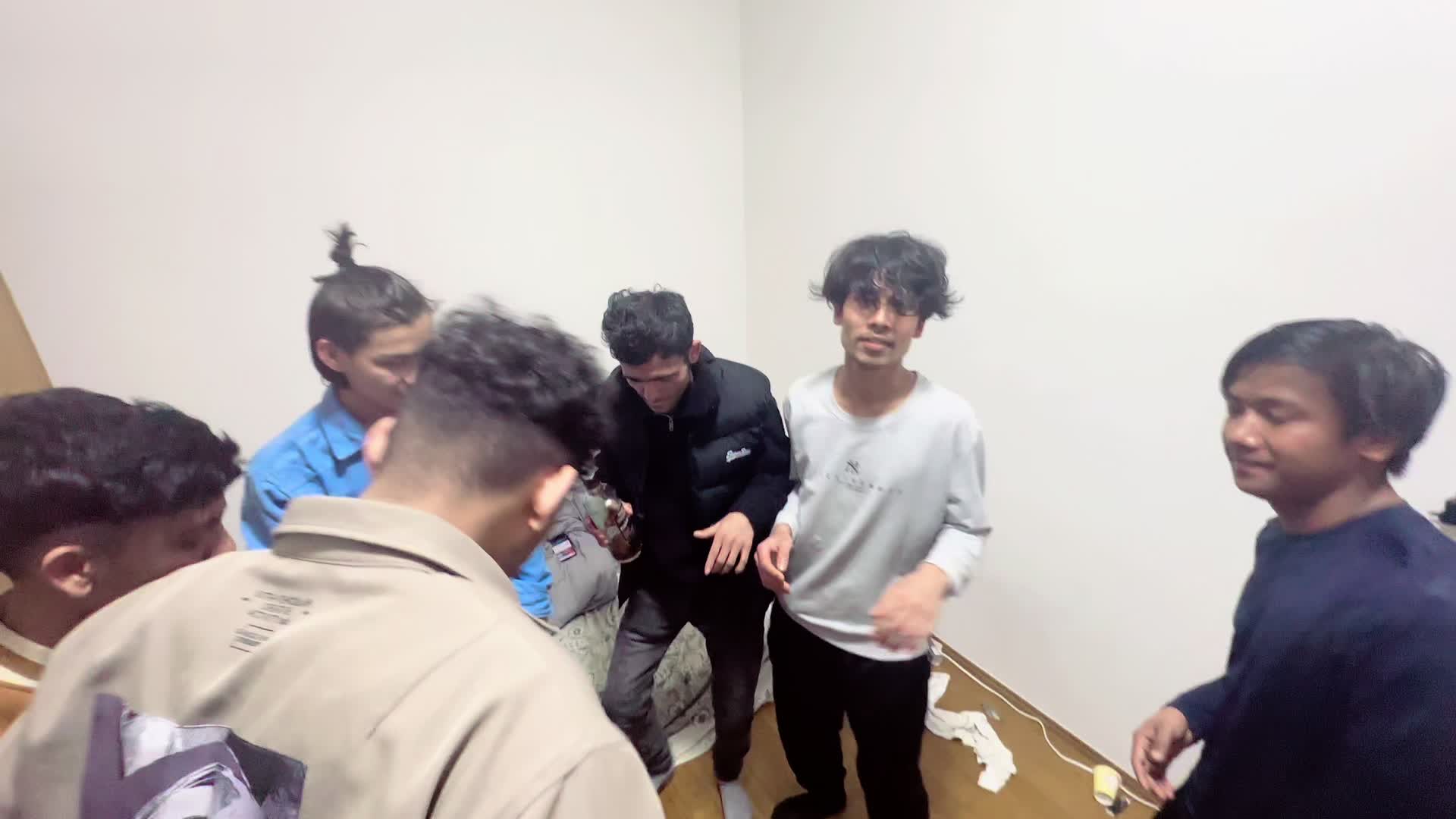 @OM