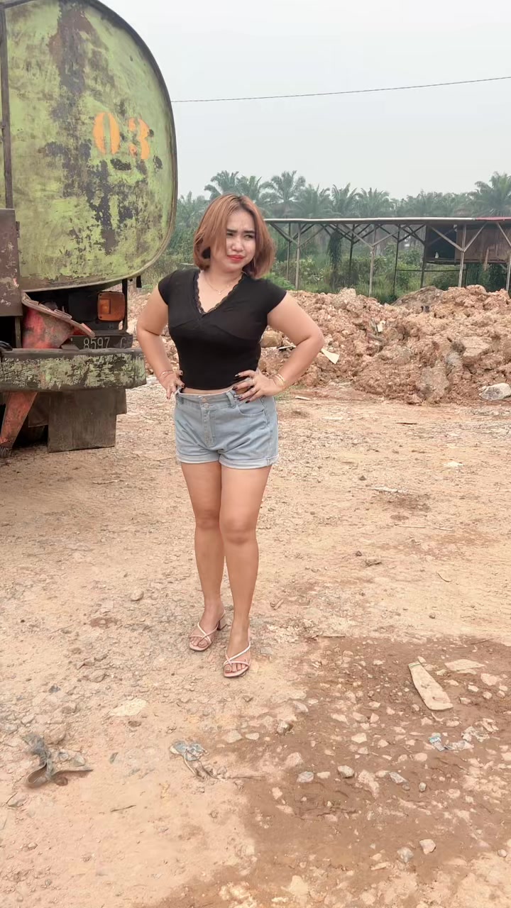 @julia frinella sari