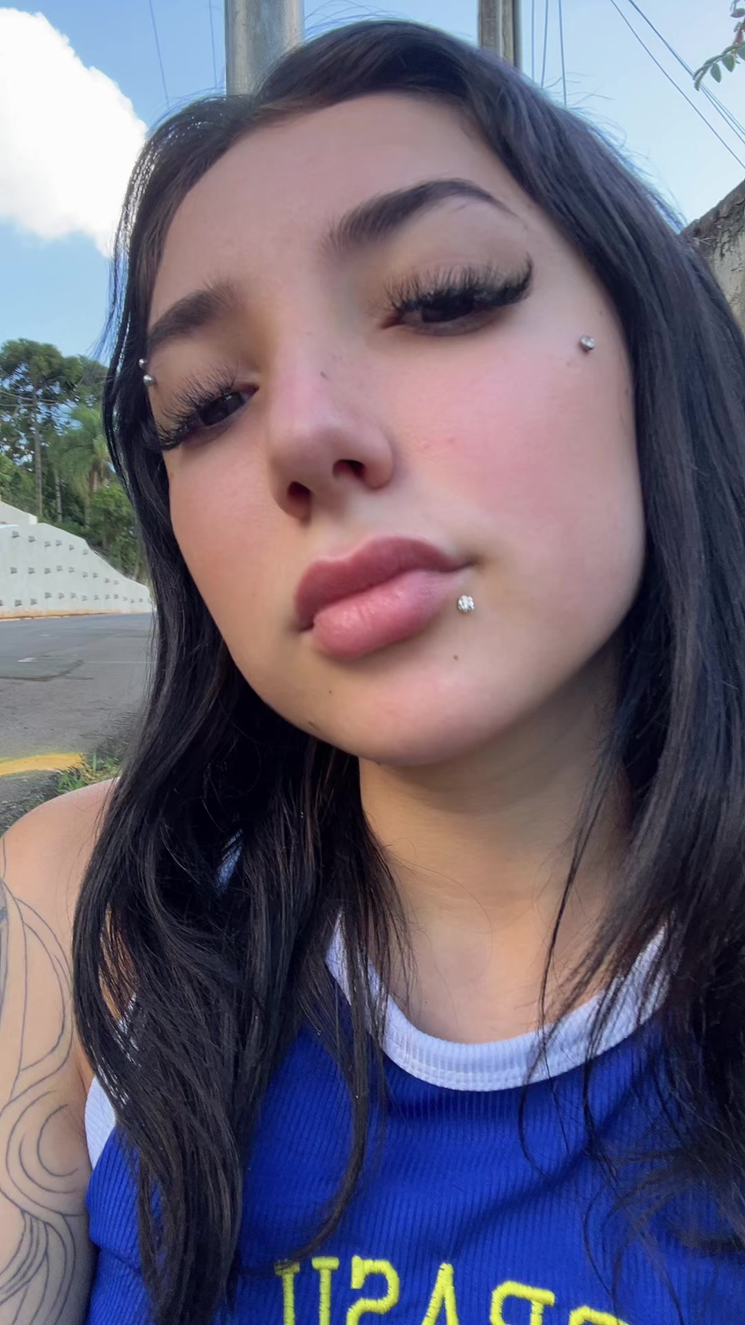 @Lara_gbl__