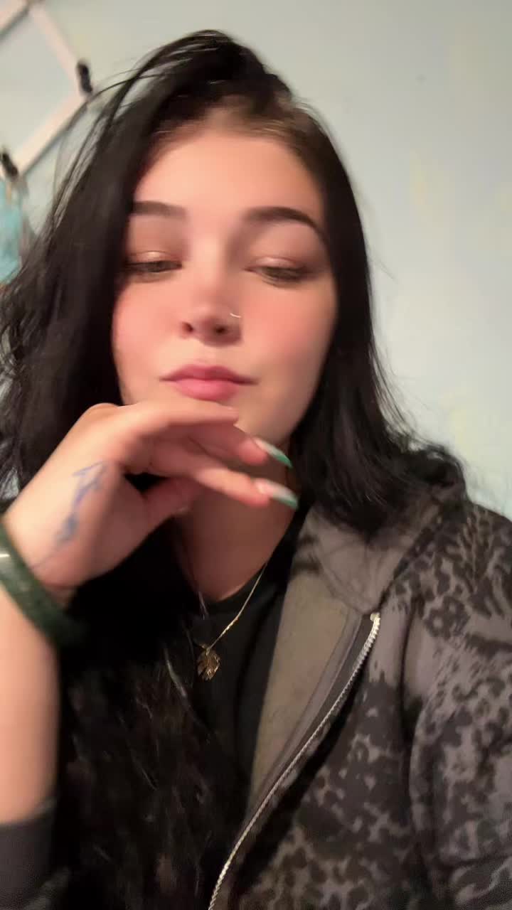 @nadiagrogan