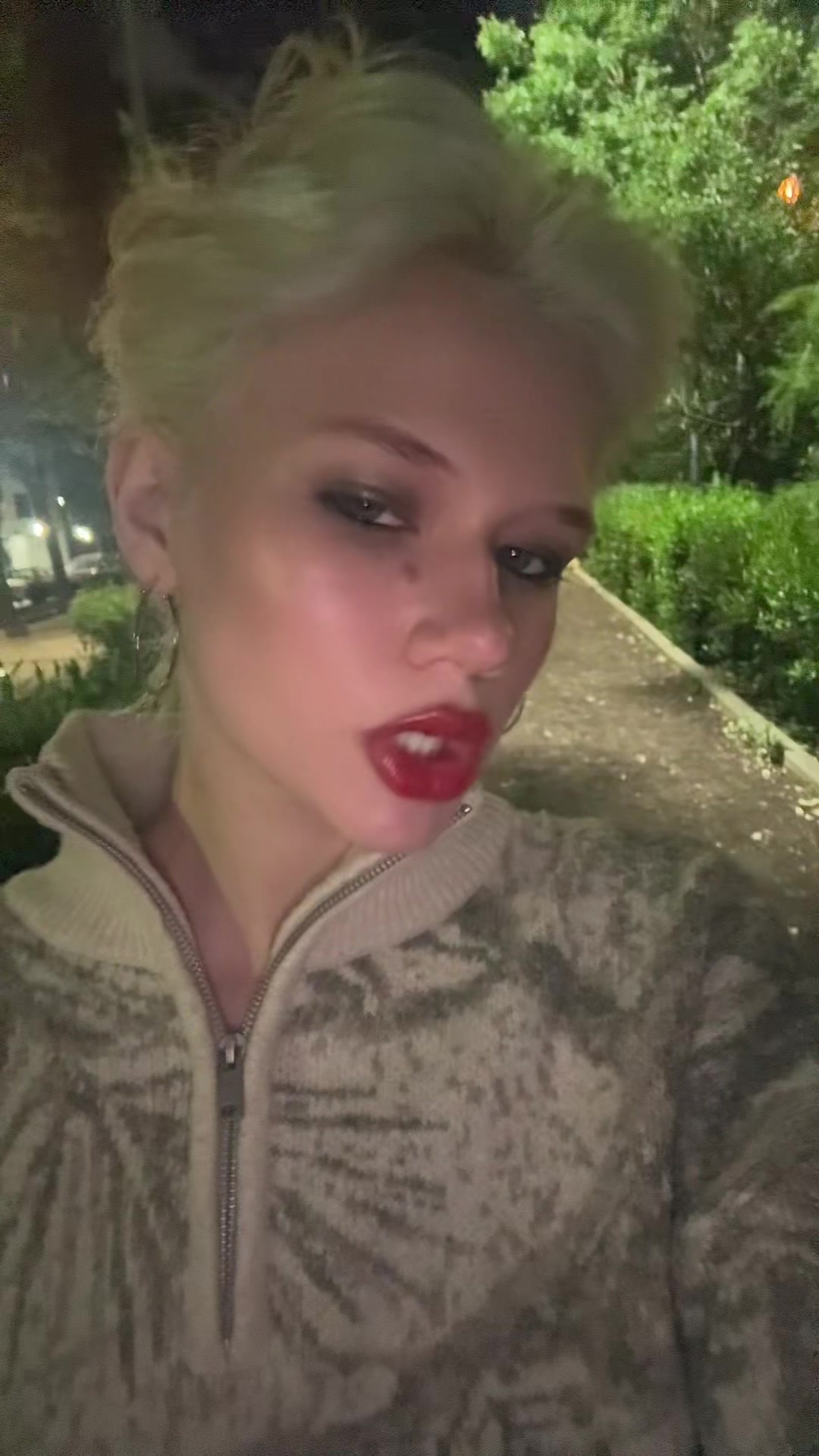@model Tracy