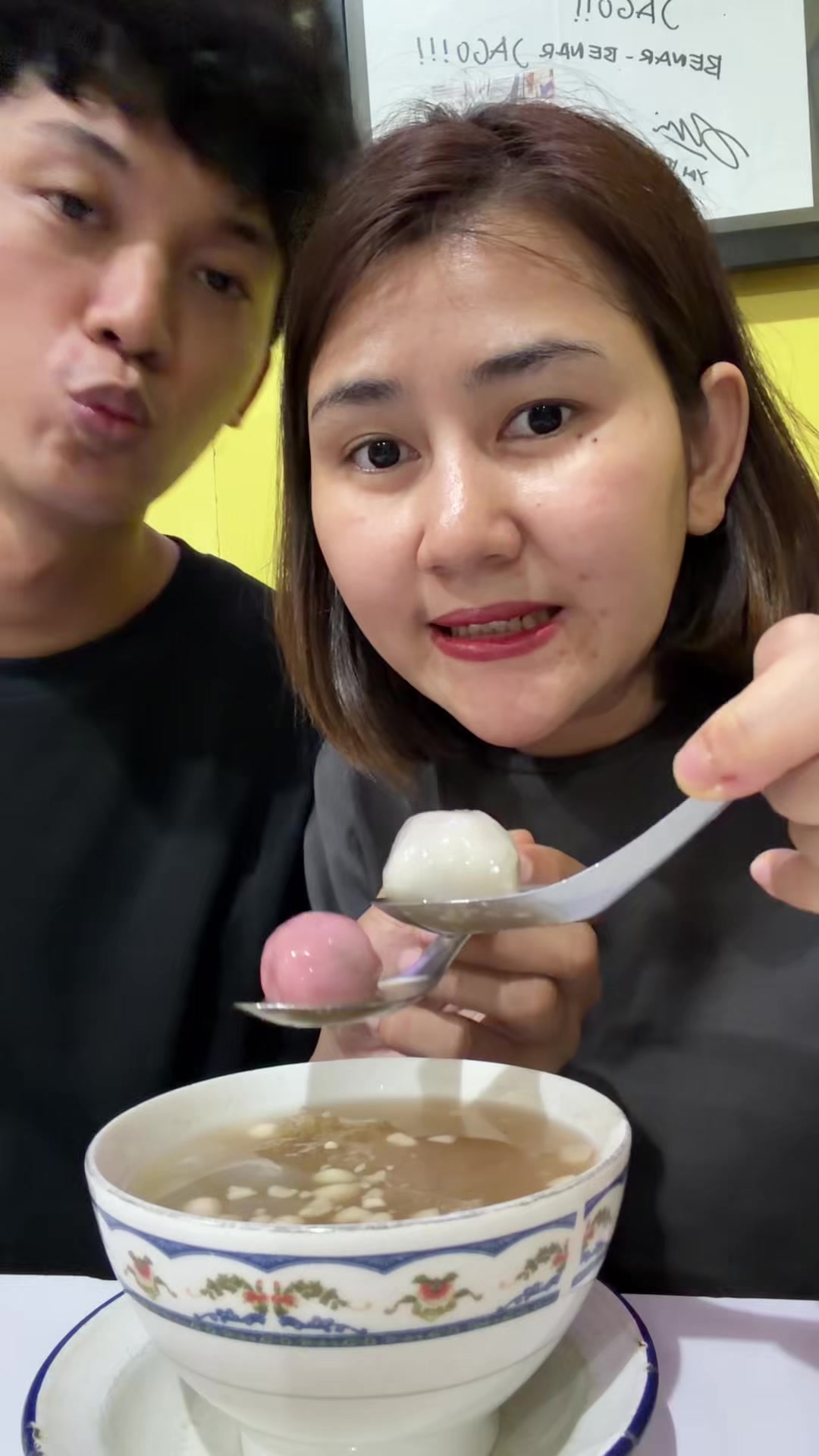 @chintyaamelia