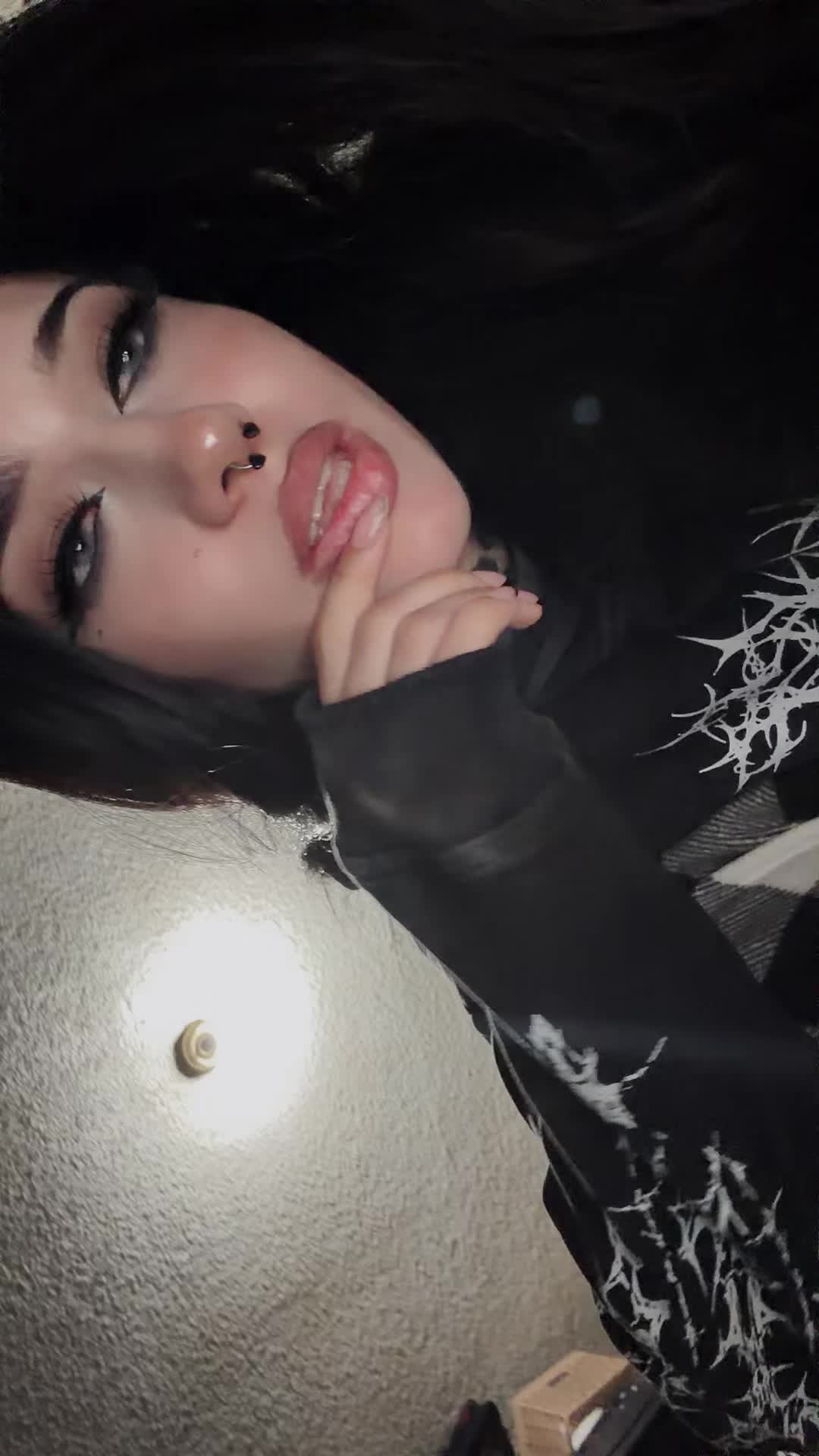 @༒• ultraviolet•༒