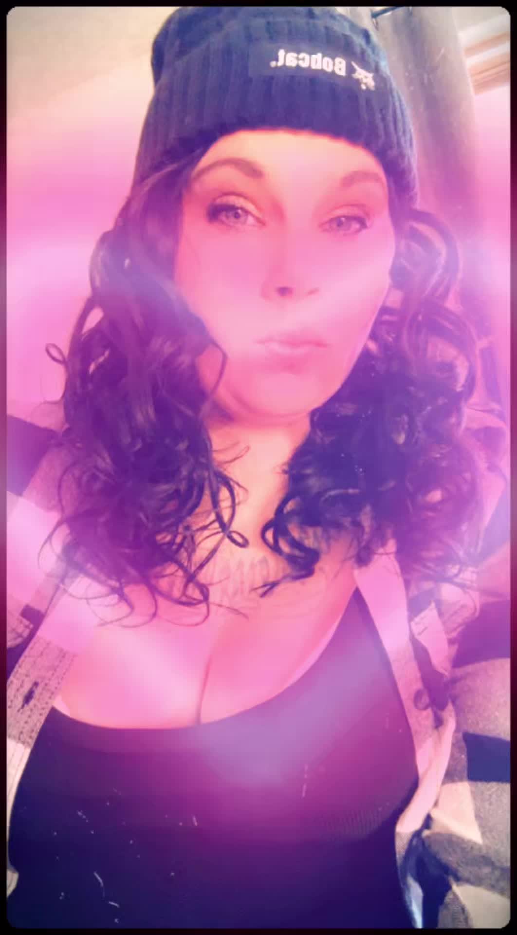 @Thickthighsandprettyeyes42