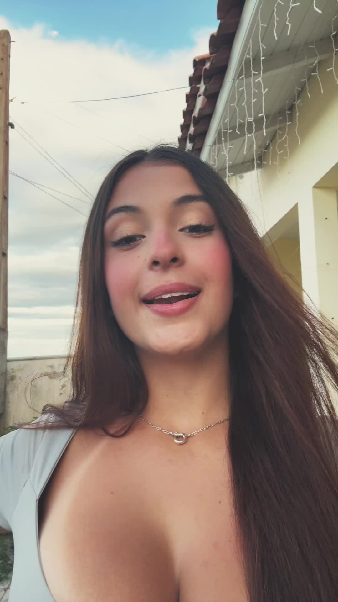 @Isadora.