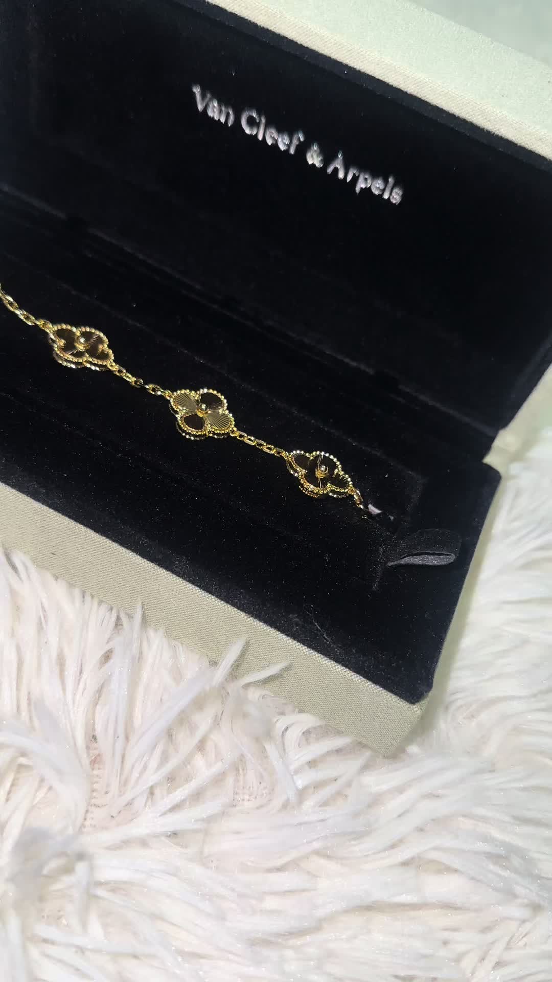 @LuxuryReps