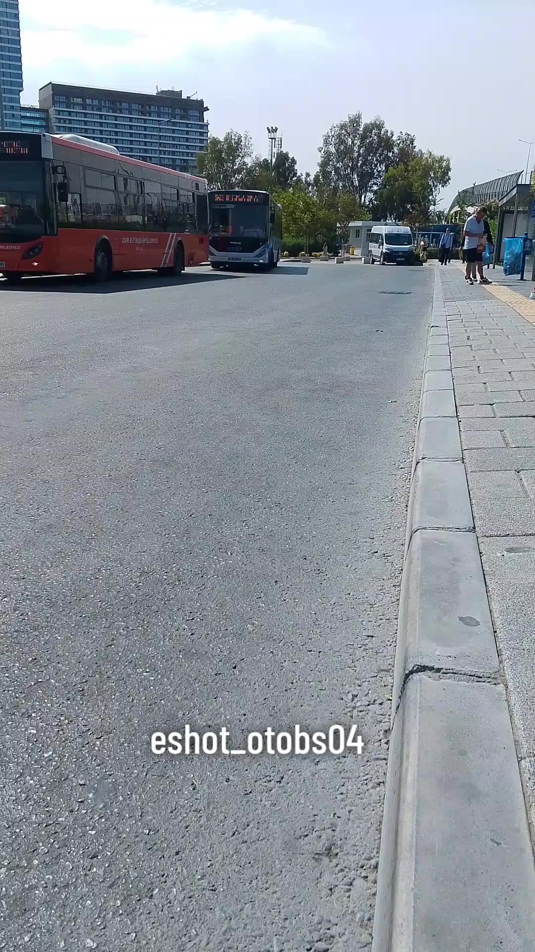 @eshot_otob&uuml;s04