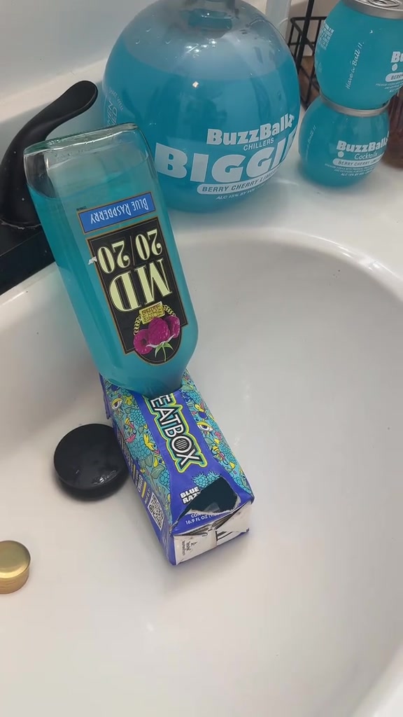 @🧃JonnySips_2.0🧃