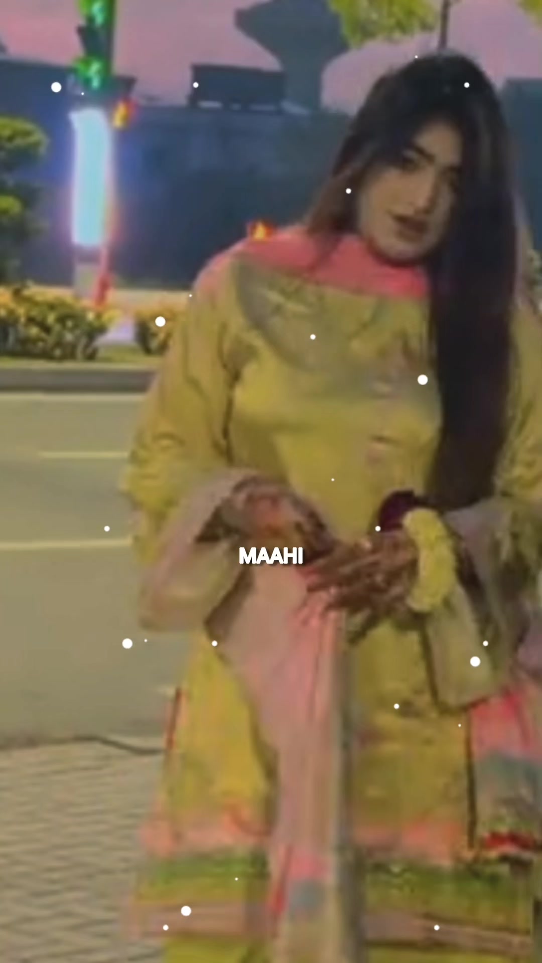 @MAAHI QUEEN 👑