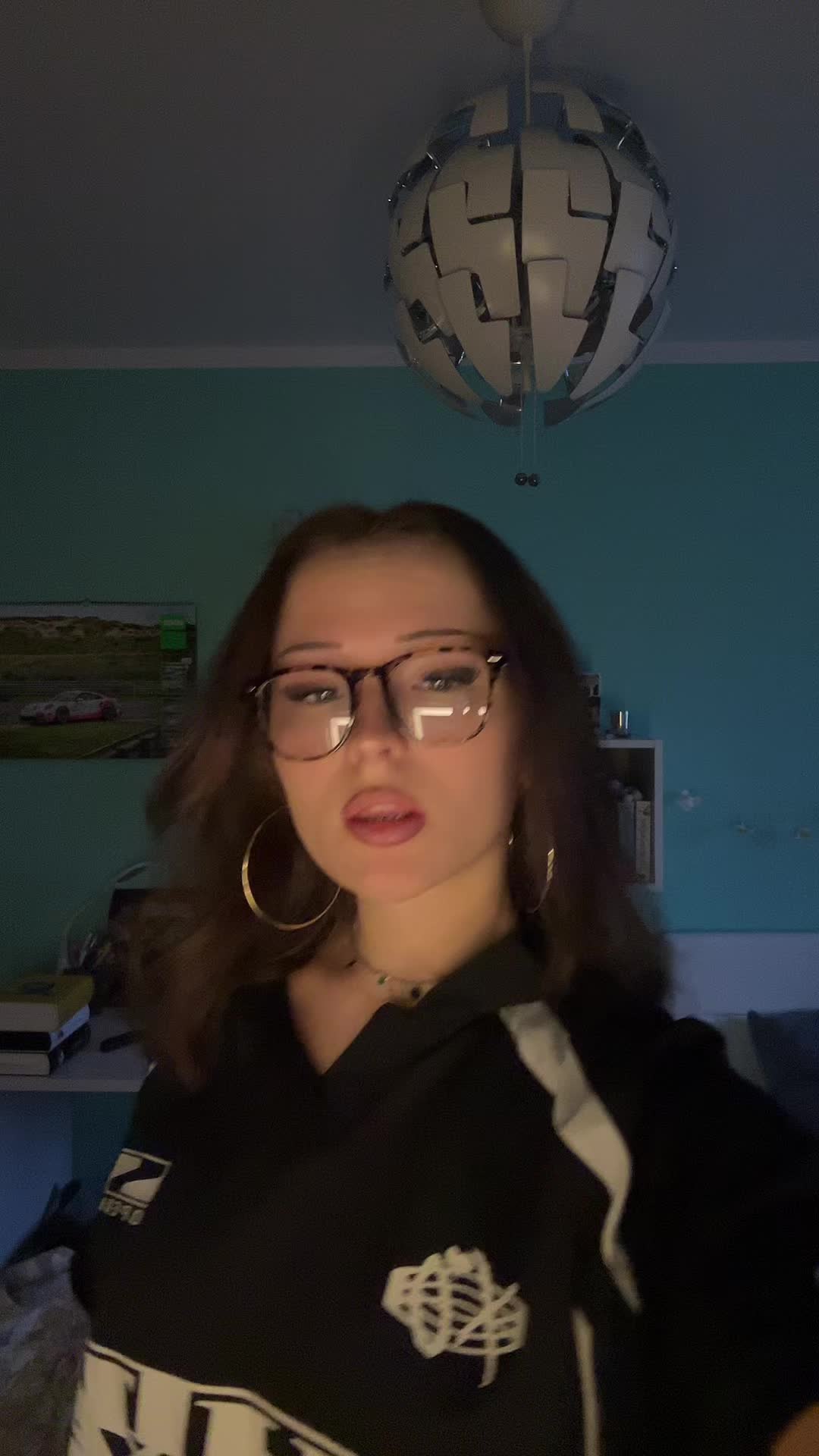 @vickyメ𝟶🏎️