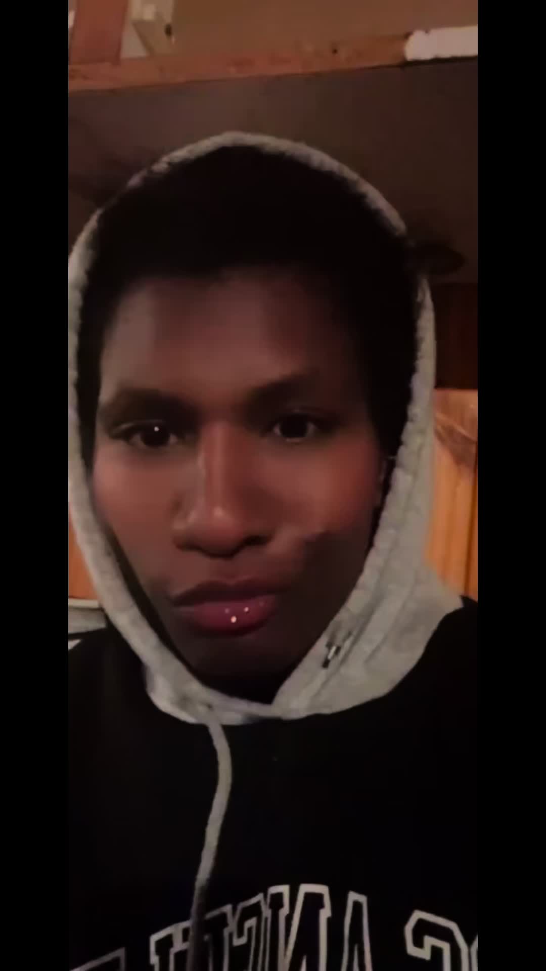 @1621 🥰🫂
