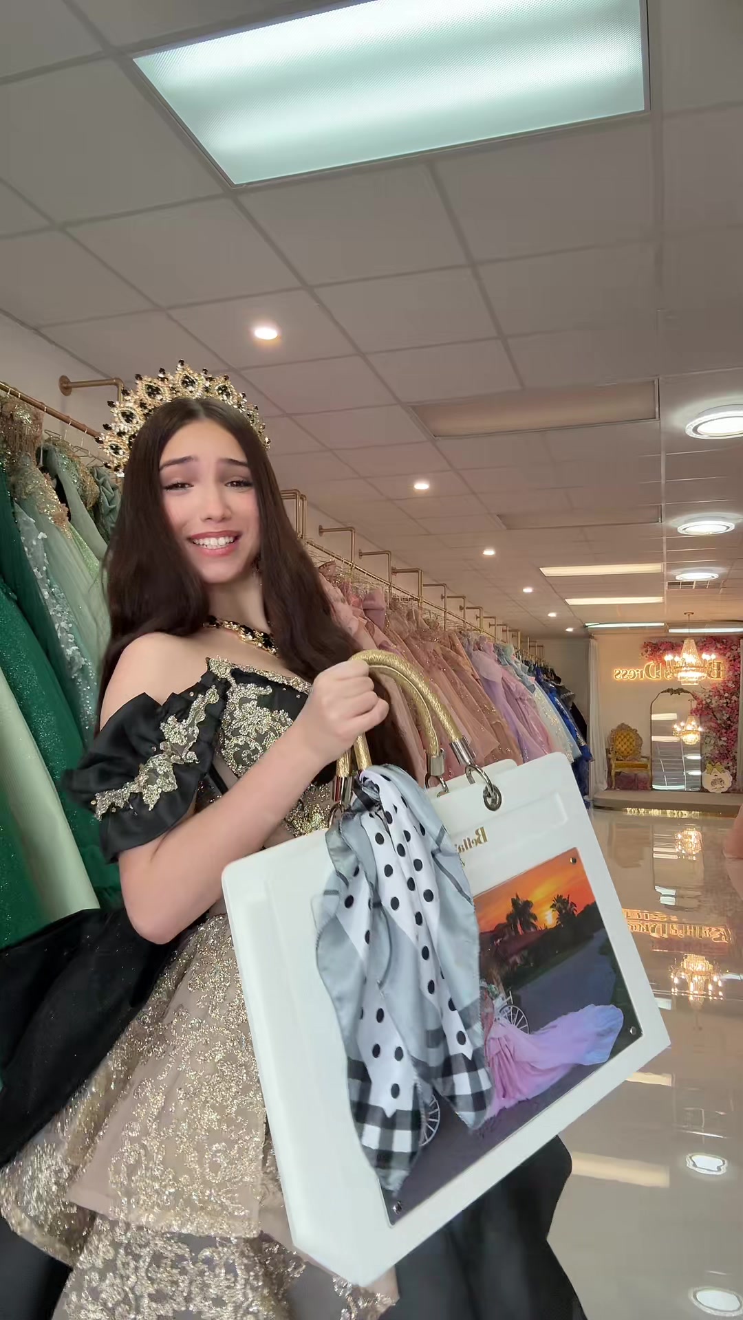 @Bella&rsquo;s Dress Boutique