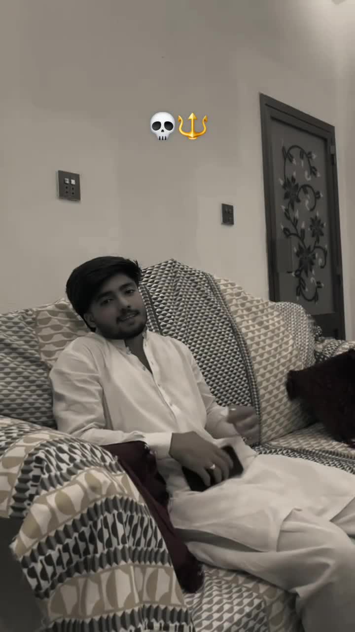 @HUSNAIN LANGRIYAL JATT👑