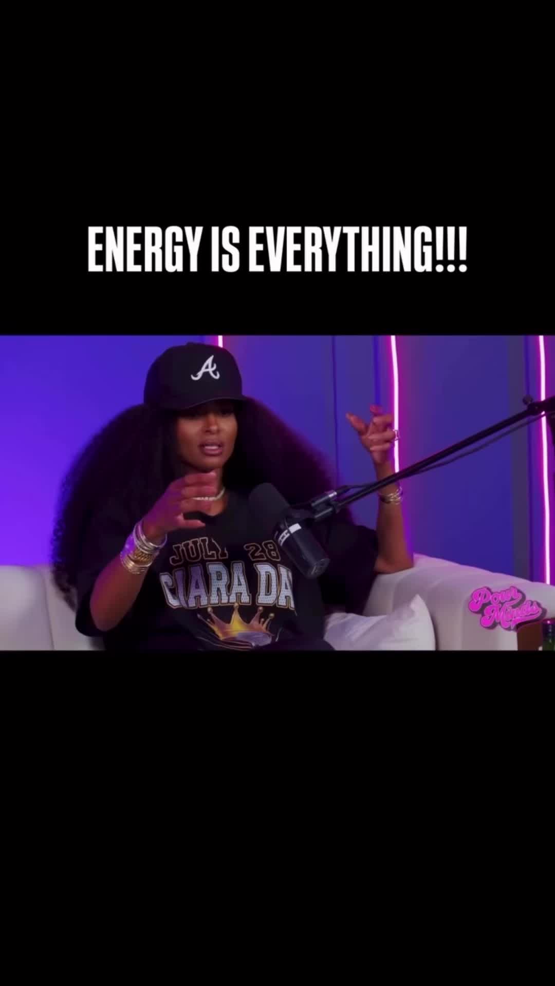 @MelanieMonay