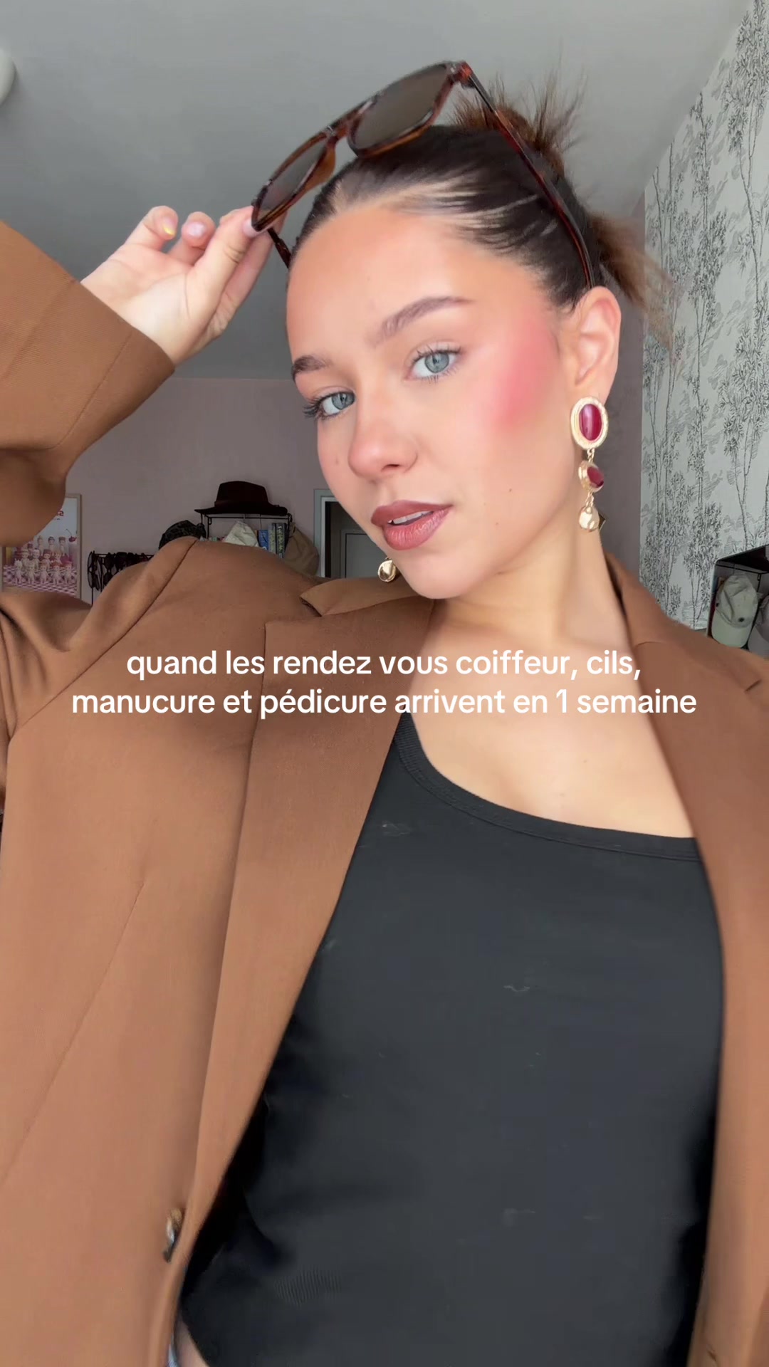 @YNÈS