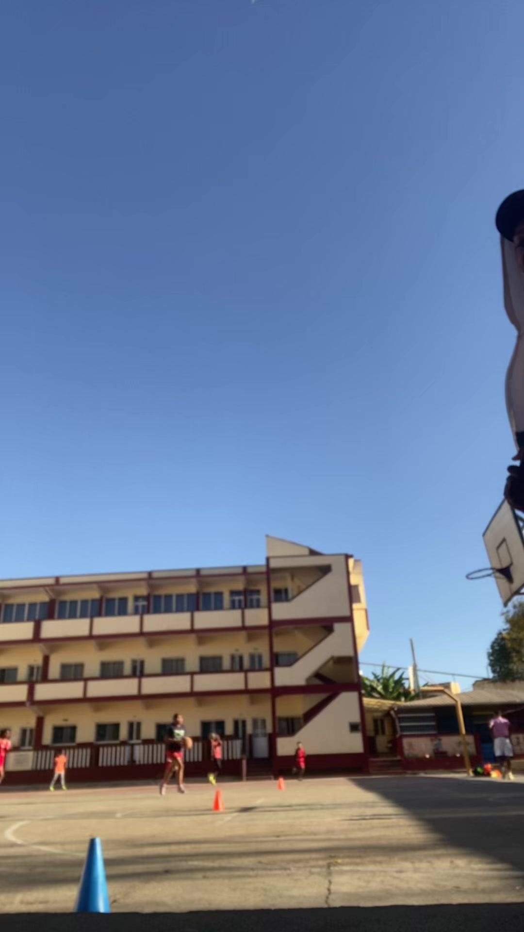 @Mon&agrave;aaaa