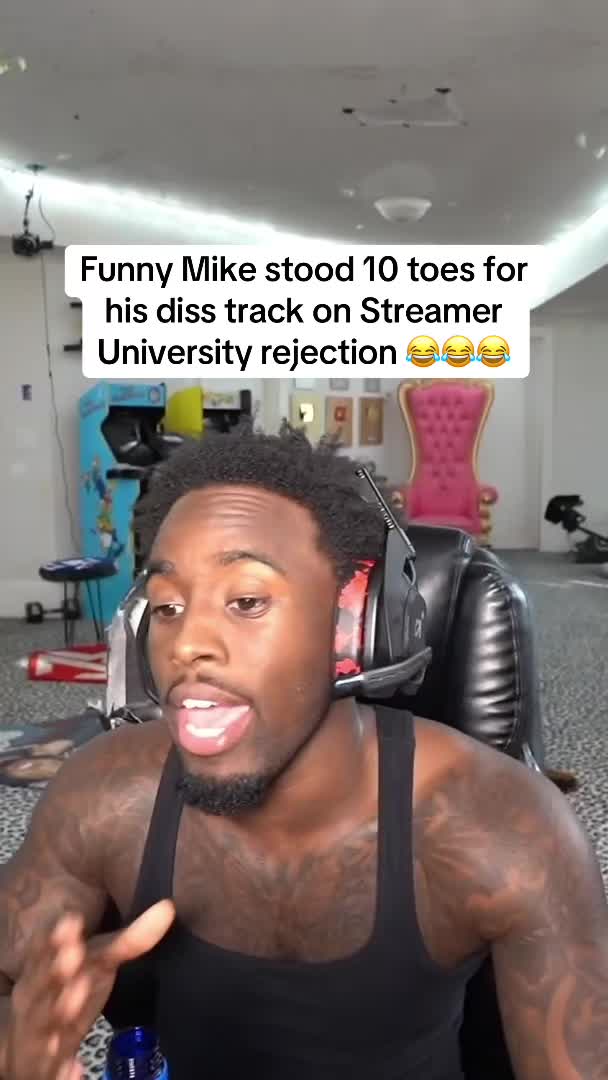 @Beezinthechat