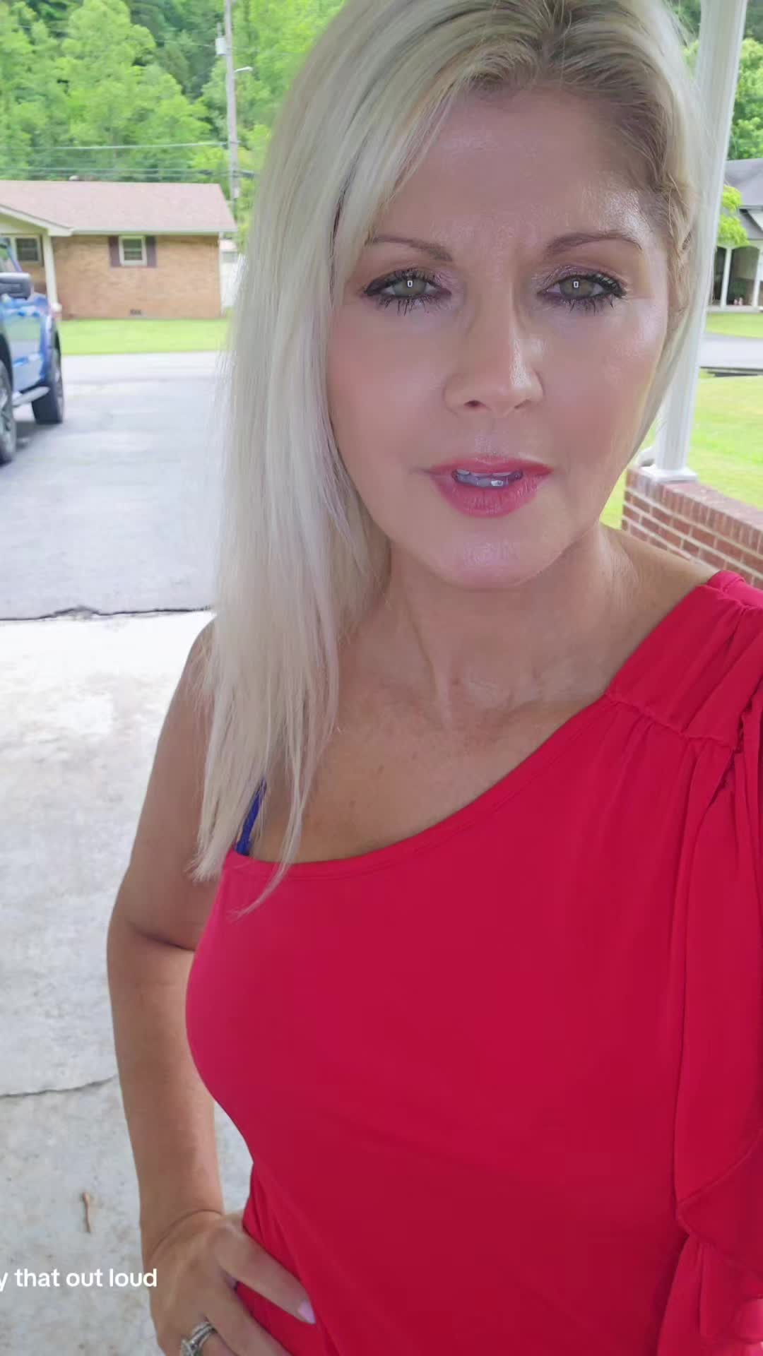 @Hollergirl01
