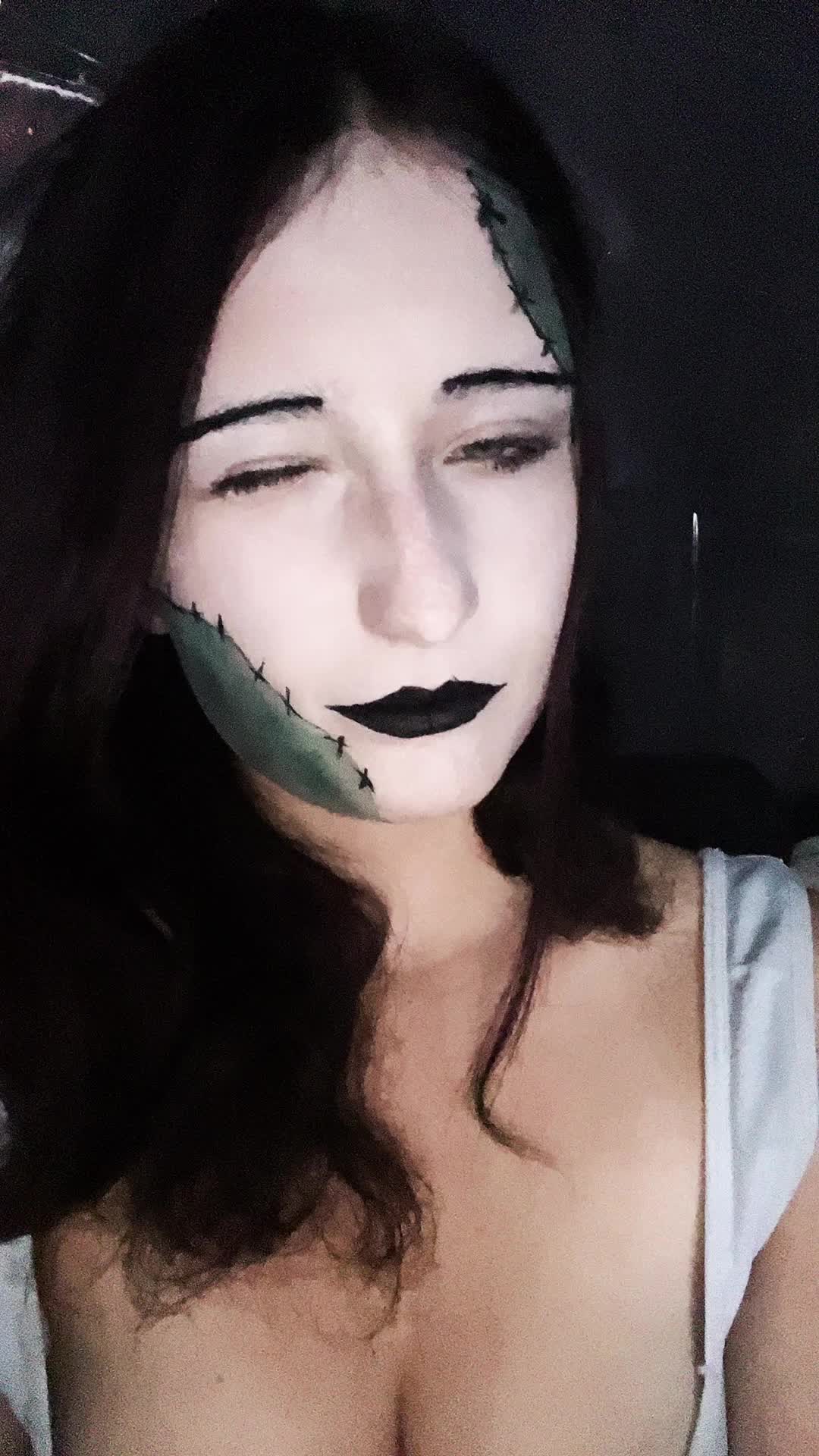 @👻