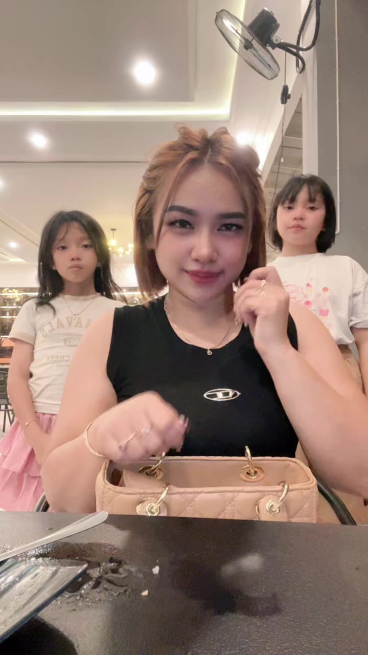 @julia frinella sari