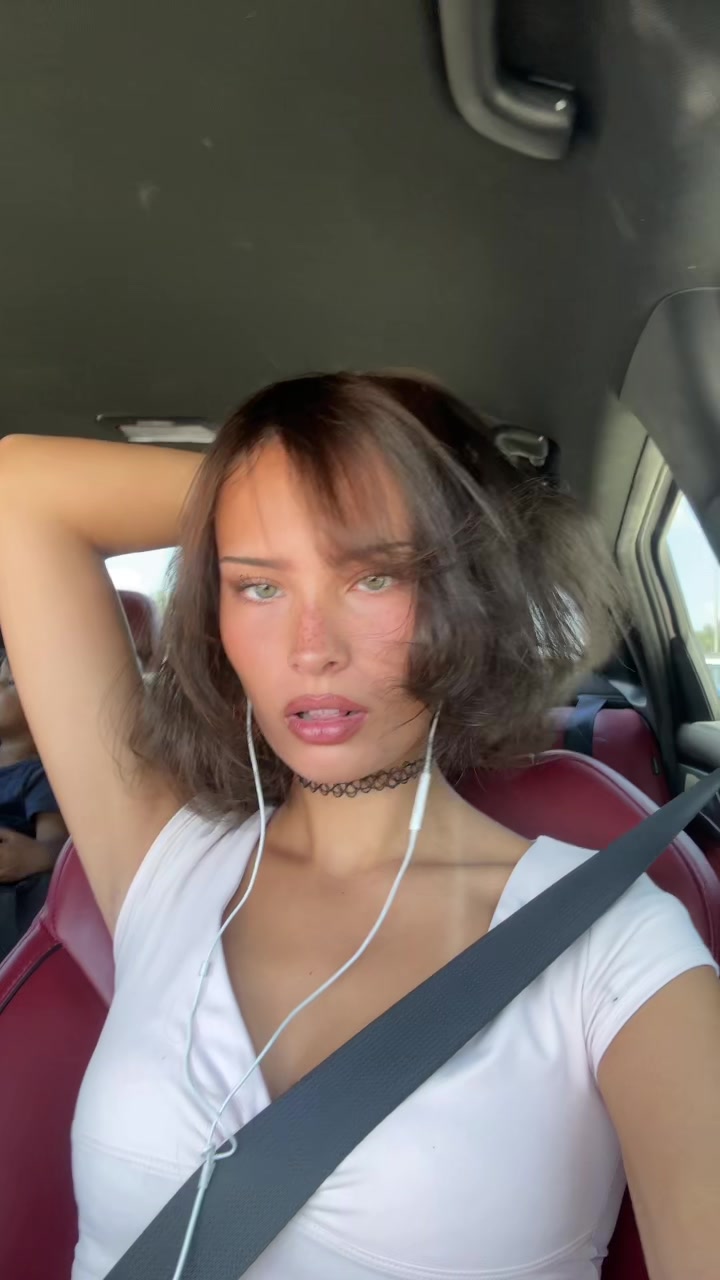 @:3