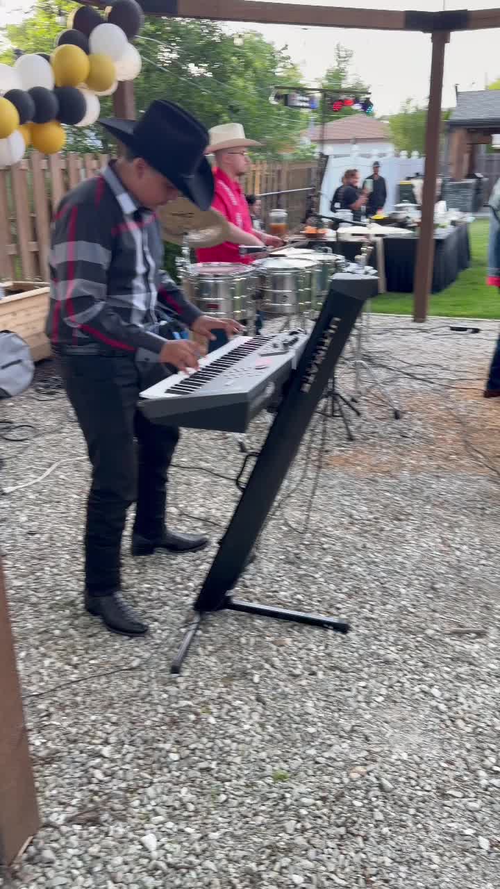 @V&iacute;ctor Alfonso Moreno