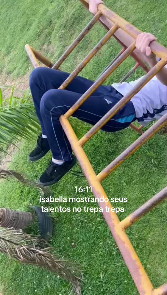 @o que a Isabella está fazendo