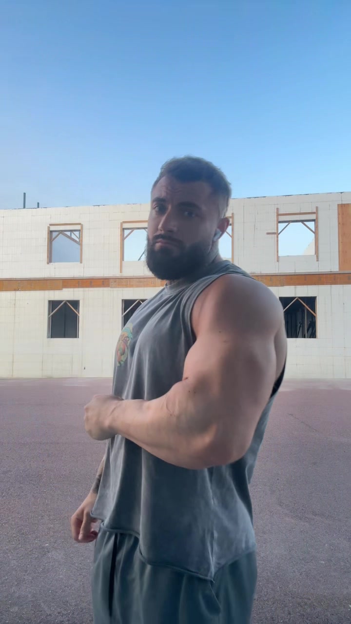 @Venzira