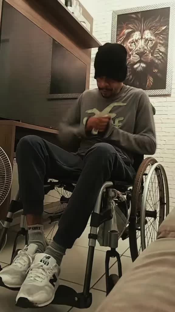 @Eita.Porra.Menoo