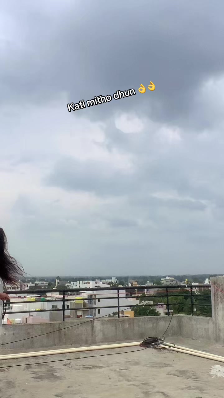 @शिवानी 😊smile Queen 😊 👑