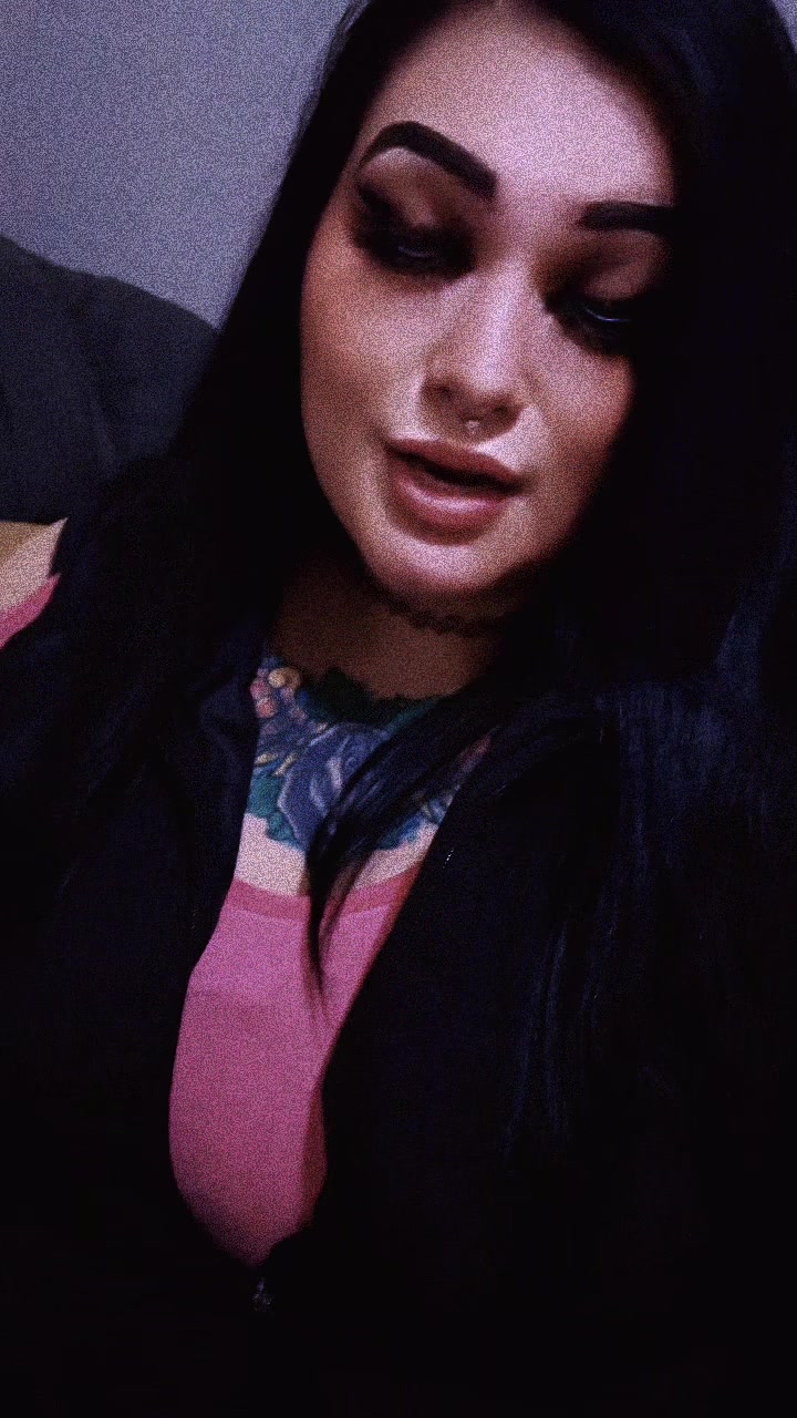 @Krissymoomoo