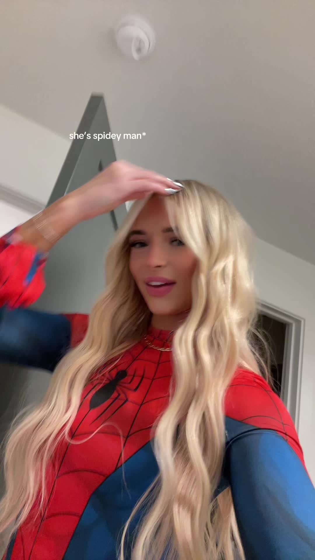 @Elle🍒🧸🪩