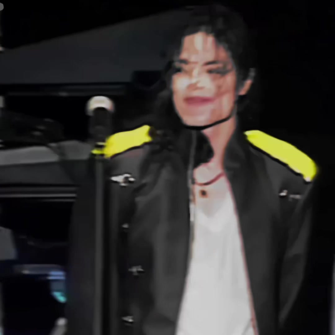 @ash ⋆˚࿔