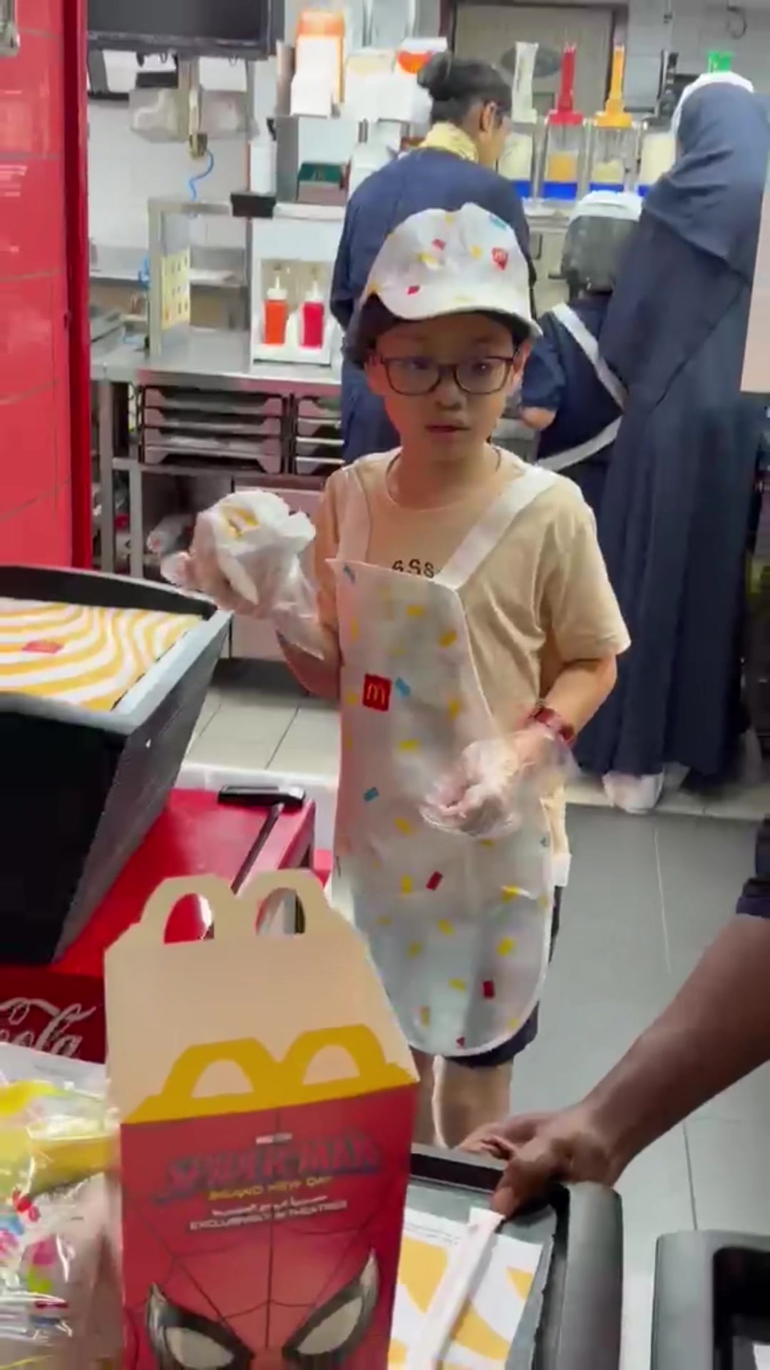 @MikmikVlogs