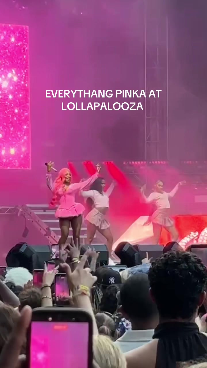 @Monalehoes | Fan Account