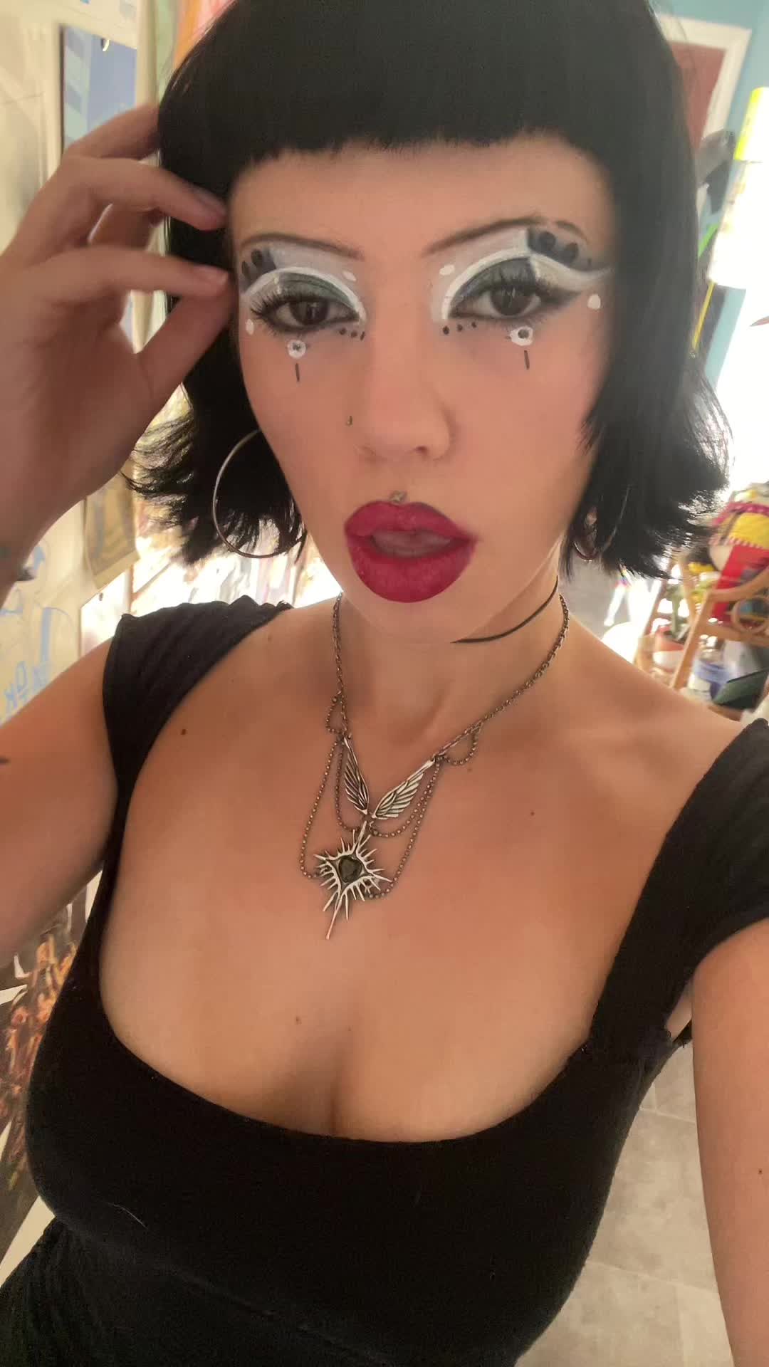 @Julia 🩴🫦